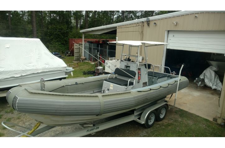 <strong>1988 740 Willard Sea Force</strong>1988 740 Willard Sea Force Upgraded 270 Cummins Diesel with Konrad Outdrive 