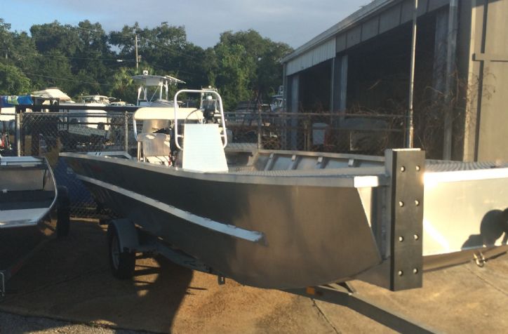 <strong>2015 Commercial Aluminum Skiff</strong>2015 Commercial Aluminum Skiff