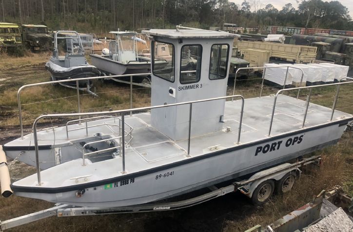 <strong>28 Willard  Work Barge  Diesel Powered</strong>1988/2010 28 WILLARD workbarge .  Powered by a Volvo Penta AD31P Diesel. Vessel has a 900 Gallon Storage Capacity