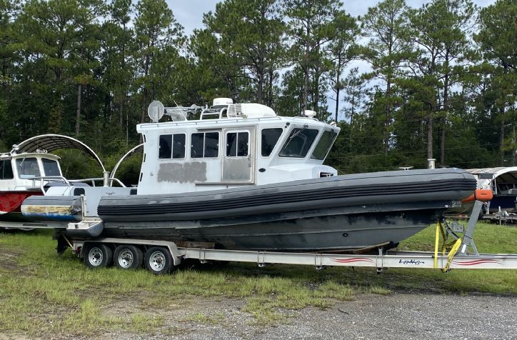 <strong>2012 33 NAIAD Interceptor </strong>2012 33 Naiad Interceptor with twin 300 Yamahas 