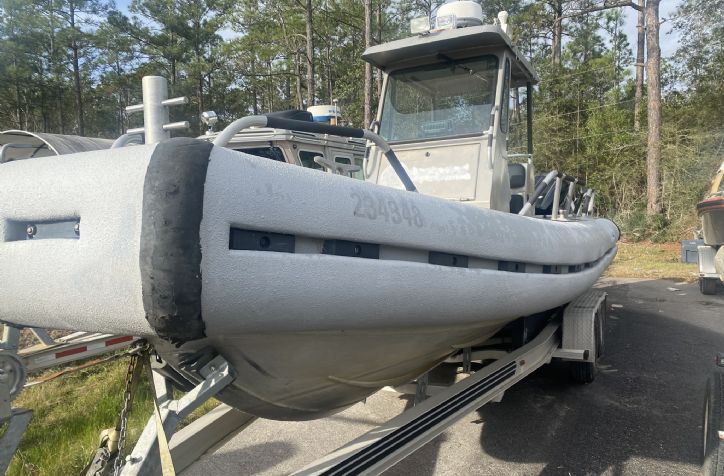 <strong>2000 SafeBoat Defender </strong>2000 Model SafeBoat Center Console twin Mercury 150's