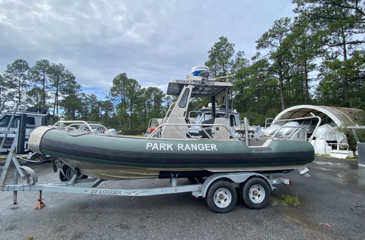 <strong>2004  23 SafeBoat Center console </strong>2004 SafeBoat 23 powered by twin 150 Hondas
