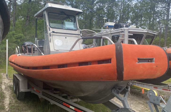 <strong>2003 SafeBoat 23 Center Console </strong>2004 SafeBoat Center Console with  Mercury 150 outboards 