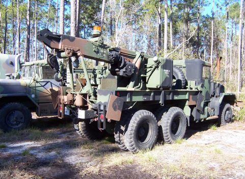 1969 Jeep Wrecker 5 ton