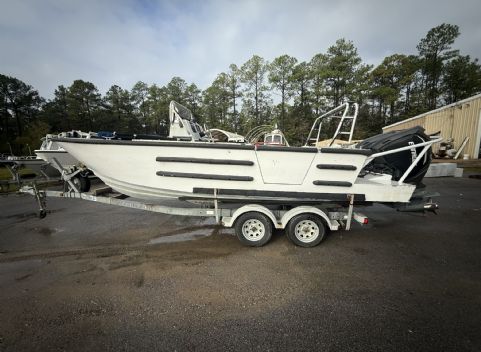 1998 Sea Ark 23 VC Commander 